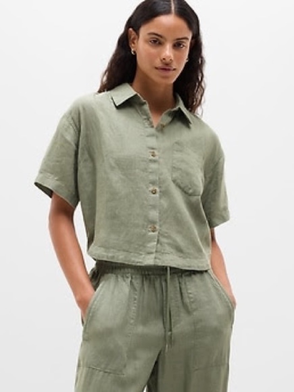 Athleta Cropped 100% Linen Button-Front Linen Shirt in Sage Green
